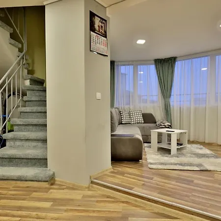 Global Star Maisonette 아파트 *