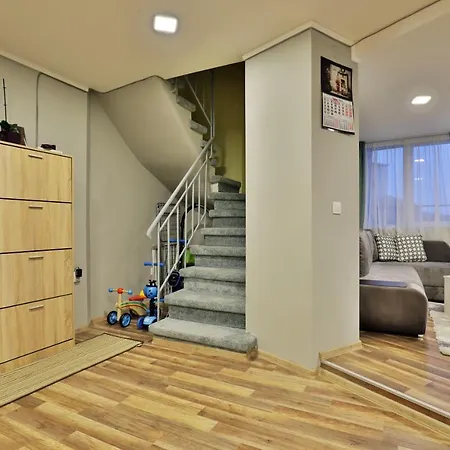 Global Star Maisonette *